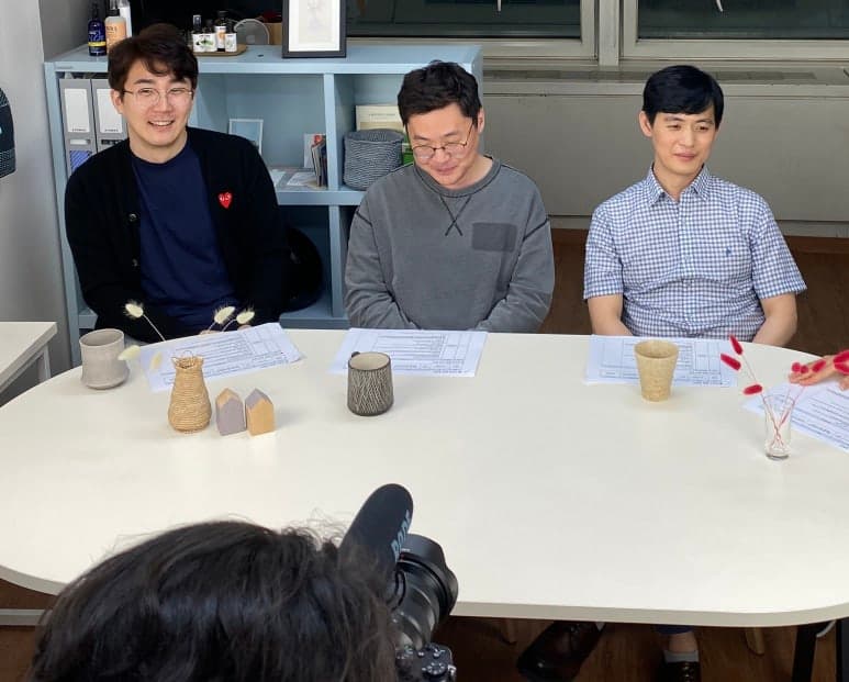 여름 앞두고 고민하는 남성 브라질리언 제모